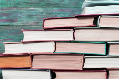 Kitap ikincisini ahşap tablo