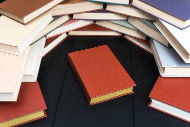 Kitap ikincisini ahşap tablo