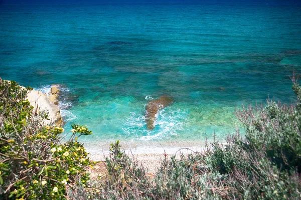 美丽的海在赫索尼索斯在克里特岛 免版税图库图片