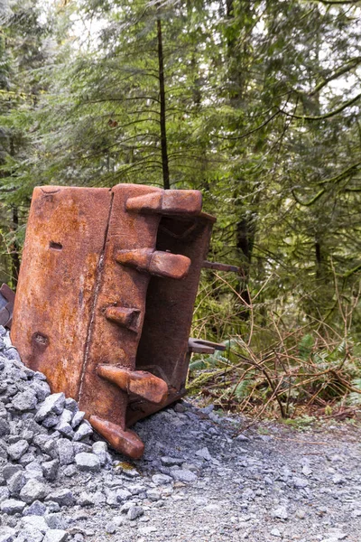 Rusty excavator bucket — Stock Photo, Image