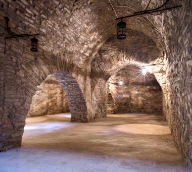 bir ortaçağ kalesi yeraltı. Ukrayna, Hotin Kalesi.