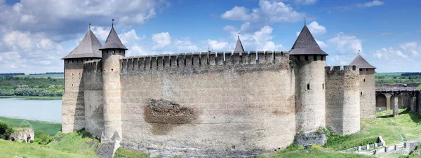 Khotyn 마 서쪽 우크라이나에서에서 중세 요새. — 스톡 사진