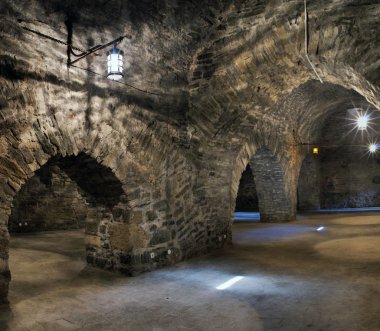 bir ortaçağ kalesi yeraltı. Ukrayna, Hotin Kalesi.