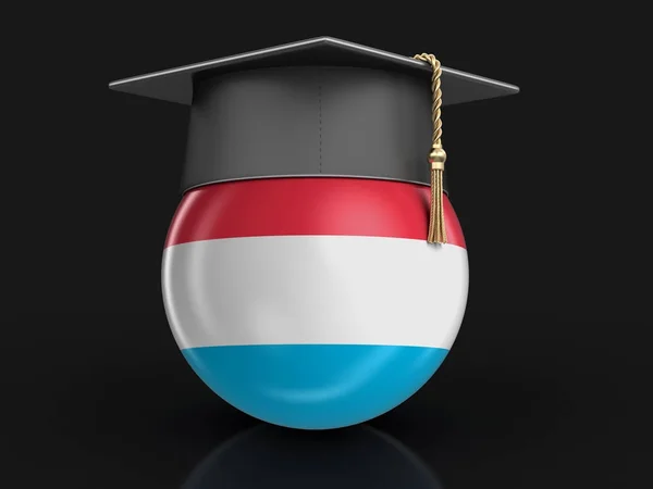 毕业帽和卢森堡国旗。图像的剪切路径 — 图库照片