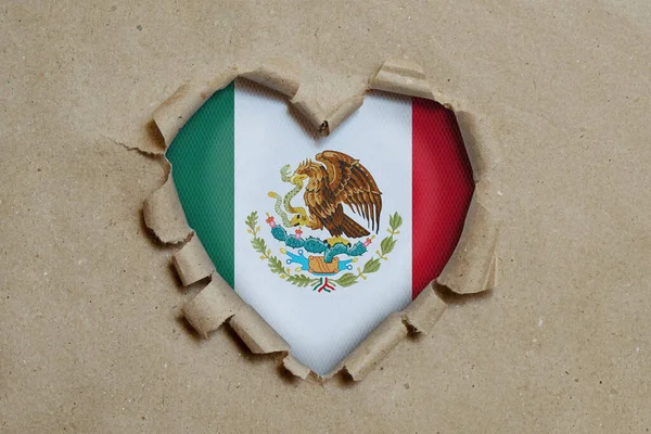 Trou Forme Coeur Déchiré Travers Papier Montrant Drapeau Mexicain — Photo