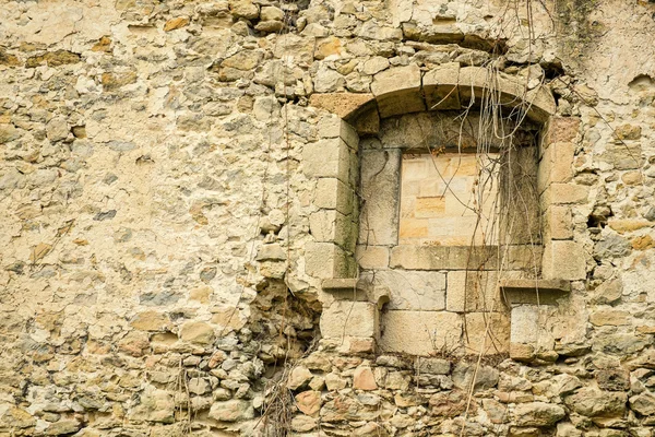 Crumbling wall with window — Stock Photo, Image