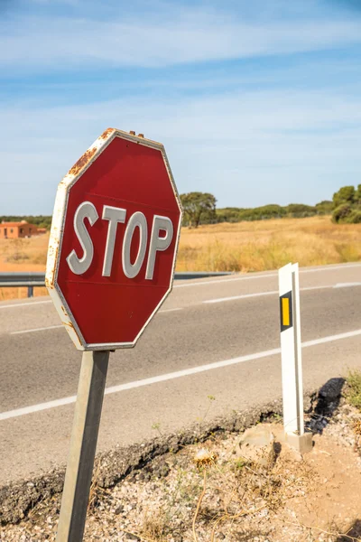 Stary znak stop — Zdjęcie stockowe