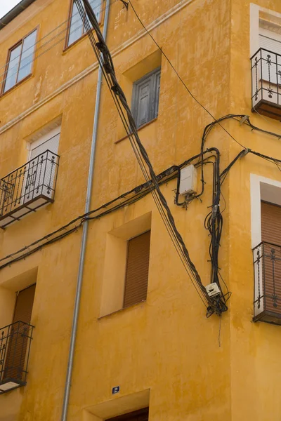 Tehlikeli elektrik kablolama — Stok fotoğraf