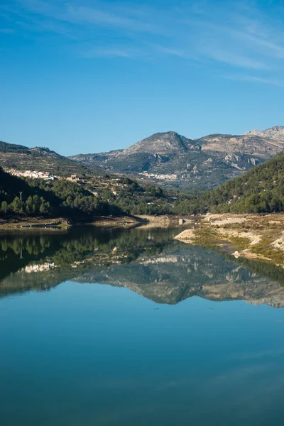 Guadalest reservoir lake — Stock Photo, Image
