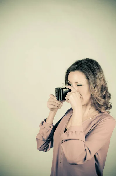 Shooting a vintage camera — Stock Photo, Image