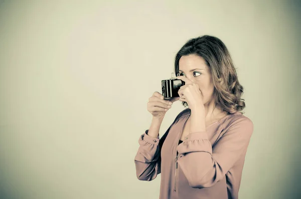 Shooting a vintage camera — Stock Photo, Image