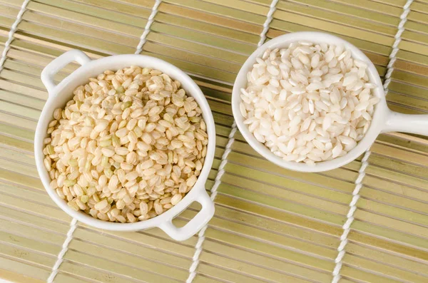 Small bowl of whole rice — Stock Photo, Image