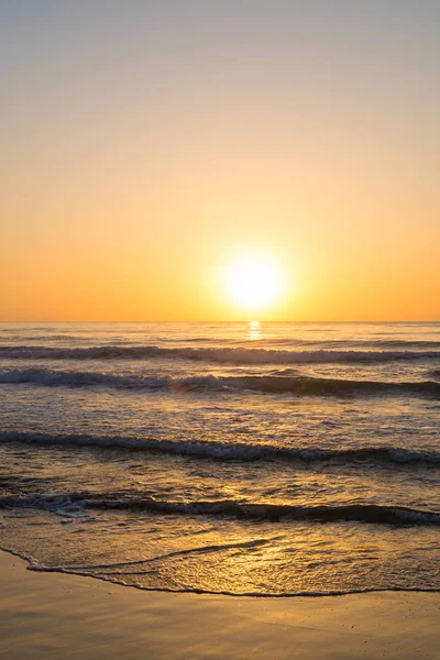 Playa Mediterránea amanecer — Foto de Stock