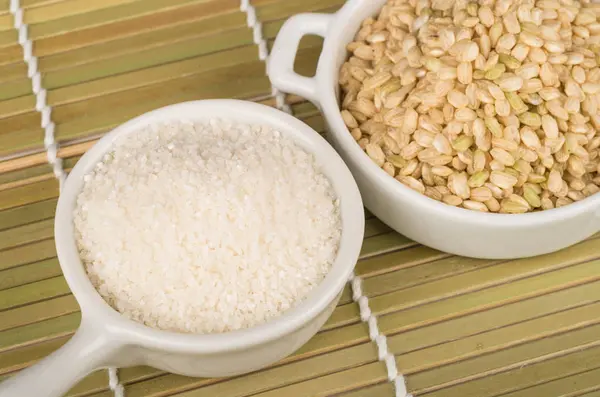 Semolina de arroz e arroz — Fotografia de Stock