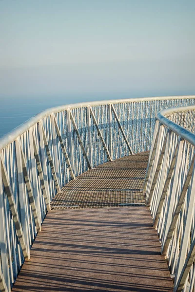 海の上の歩道橋 — ストック写真