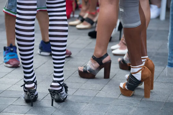 Detail take of contestants at a high heel run. — Stock Photo, Image