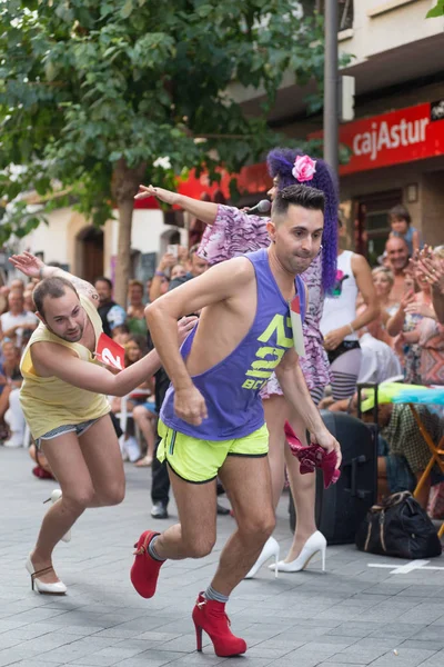 Benidorm gurur yüksek topuklu çalıştırmak — Stok fotoğraf