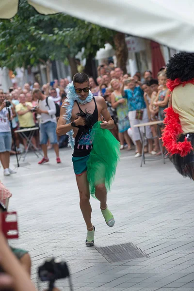 Benidorm gurur yüksek topuklu çalıştırmak — Stok fotoğraf