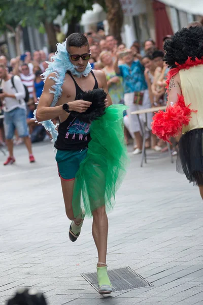 Benidorm gurur yüksek topuklu çalıştırmak