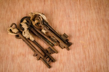 eski anahtarları demet