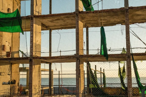 Building being demolished — Stock Photo, Image