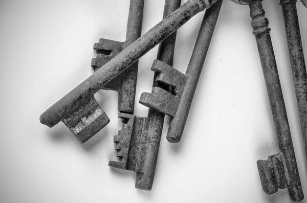 eski anahtarları demet