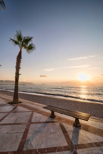 Salida del sol en la bahía de Altea — Foto de Stock