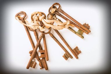 eski anahtarları demet