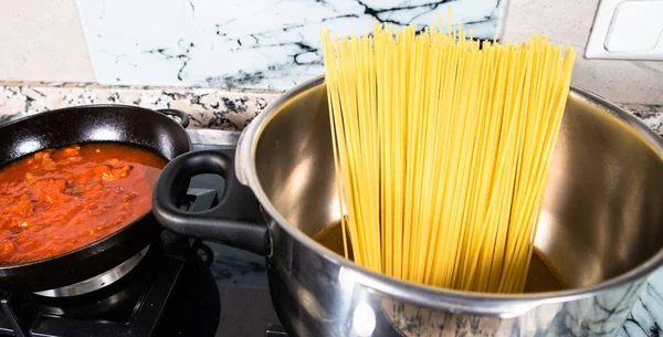 Preparing homemade pasta — Stock Photo, Image