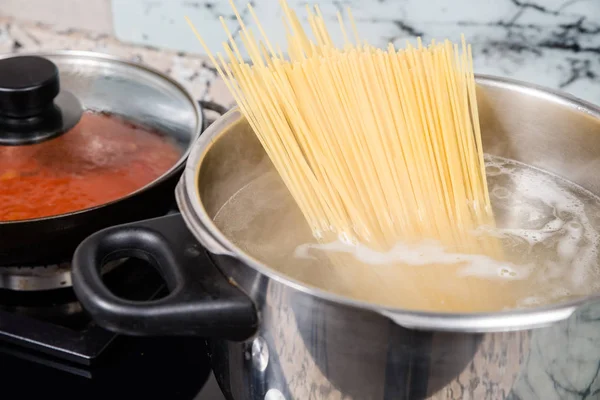 Preparing homemade pasta — Stock Photo, Image