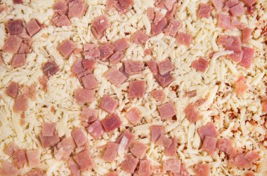 Pişmemiş pizza tam kare