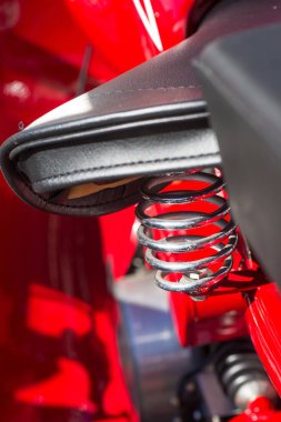 Eski motosiklet eyer türü koltukla yaylar