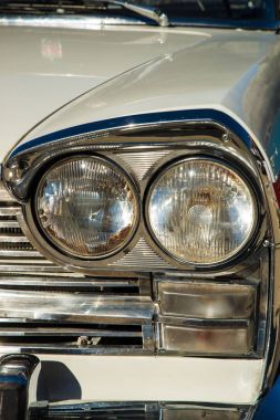 Eski model araba Far detay almak