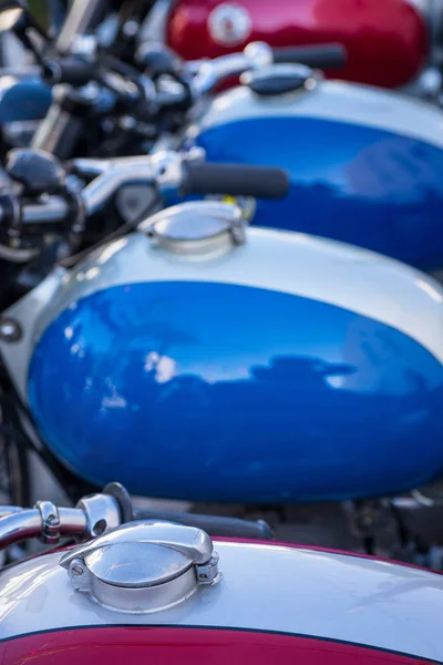 Fuel Tanks Several Vintage Motorbikes Row — Stock Photo, Image