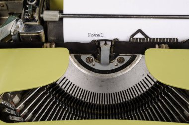 Yaratıcılık kavramı üzerinde eski bir daktilo