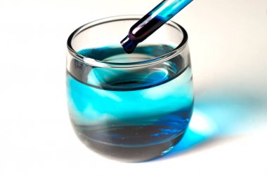 Laboratuvar durumda test boyalar