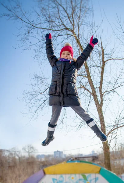 Girl Jumping Winter — Stock Photo, Image