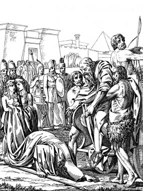 Babası Joseph karşılar.