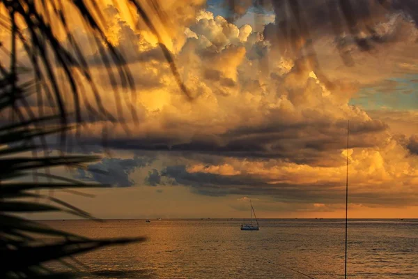 Bellissimo Cielo Sulla Costa Del Mar Nero — Foto Stock