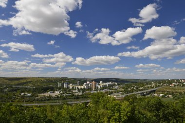 Transdinyester Cumhuriyeti, Dinyester Nehri'nin sol yakasında şehirde Rybnitsa