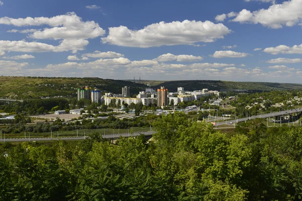 Rybnitsa Stadt in Transnistrien, am linken Ufer des Flusses Dnjester — Stockfoto