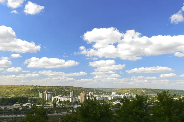 Rybnitsa Stadt in Transnistrien, am linken Ufer des Flusses Dnjester — Stockfoto