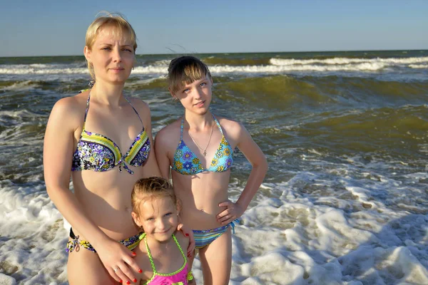 Mayoría Familia Joven Viajando Por Mundo Disfrutando Belleza — Foto de Stock