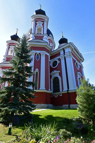 Осенняя Прогулка Церковном Парке Посещение Церкви Религиозное Поклонение — стоковое фото