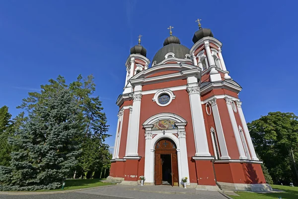 Podzimní Procházka Kostelním Parku Docházka Kostela Bohoslužba — Stock fotografie