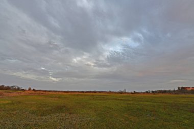 Güzel kırsal alanlar, sonbahar manzaraları ve gün batımları..