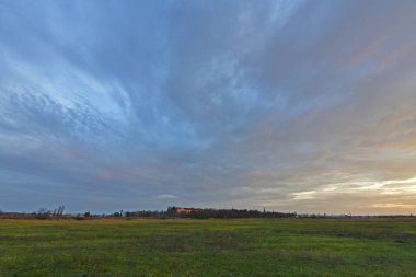 Güzel kırsal alanlar, sonbahar manzaraları ve gün batımları..