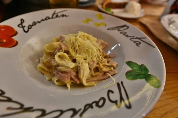 Smaczne Zdrowe Jedzenie Piękna Restauracja Serwująca Różne Dania — Zdjęcie stockowe