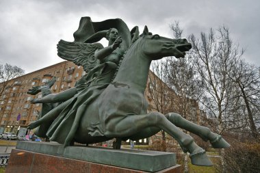 Yeni Yıl Moskova 'sının anıtları ve eğlenceleri.