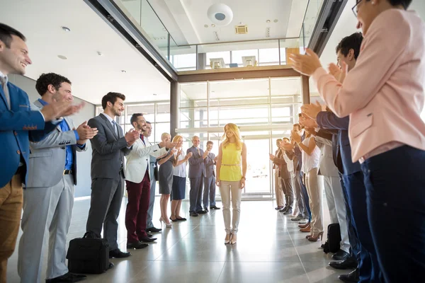 Smile employer applauding to confident leader — Stock Photo, Image